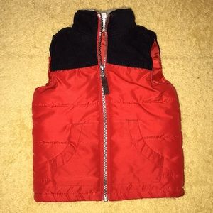 Carter’s 2 pocket Vest Jacket, red & black. Size 2T